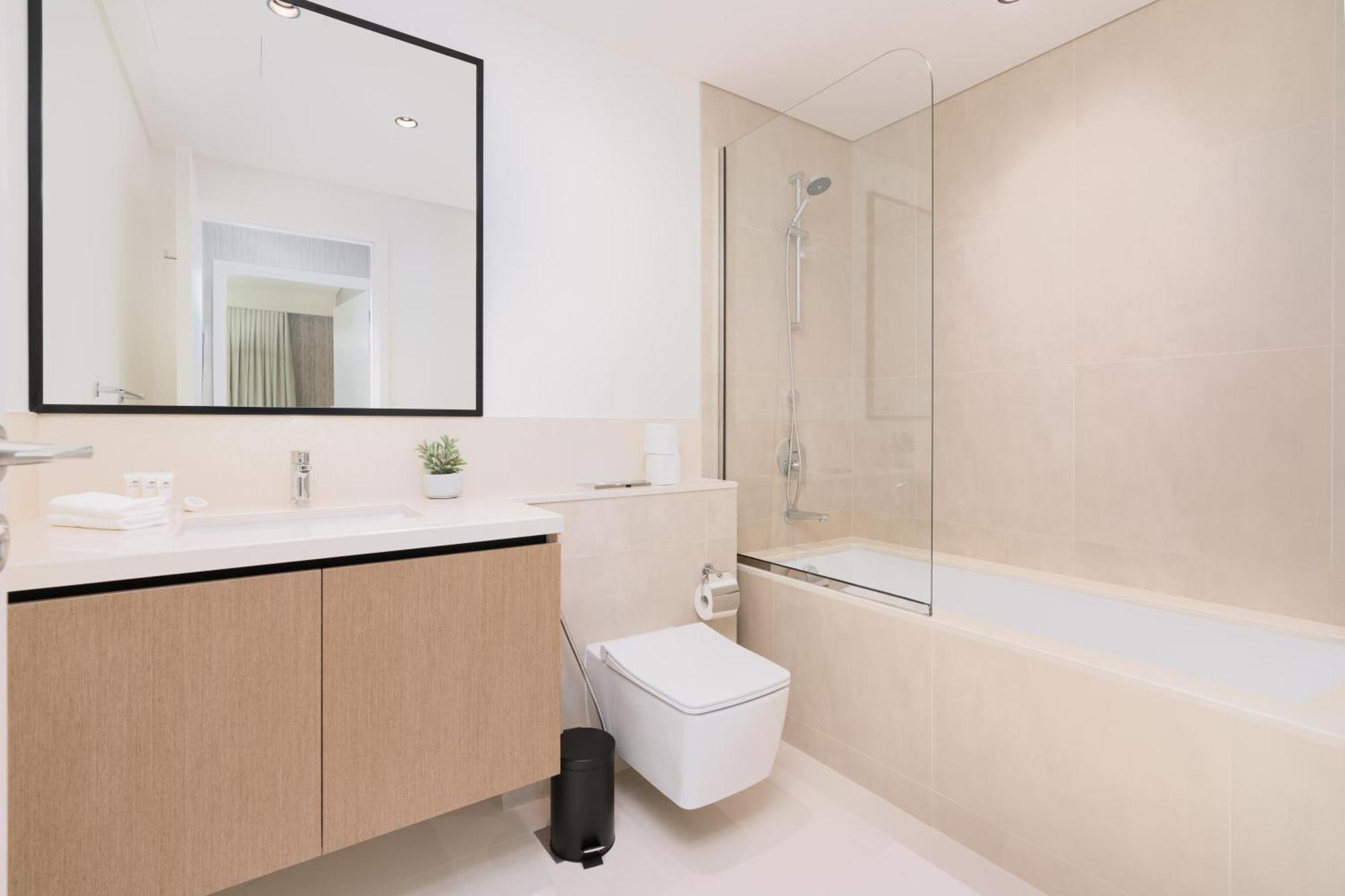 Luxury Furnished Unit In Downtown High Floor Apartment Dubai